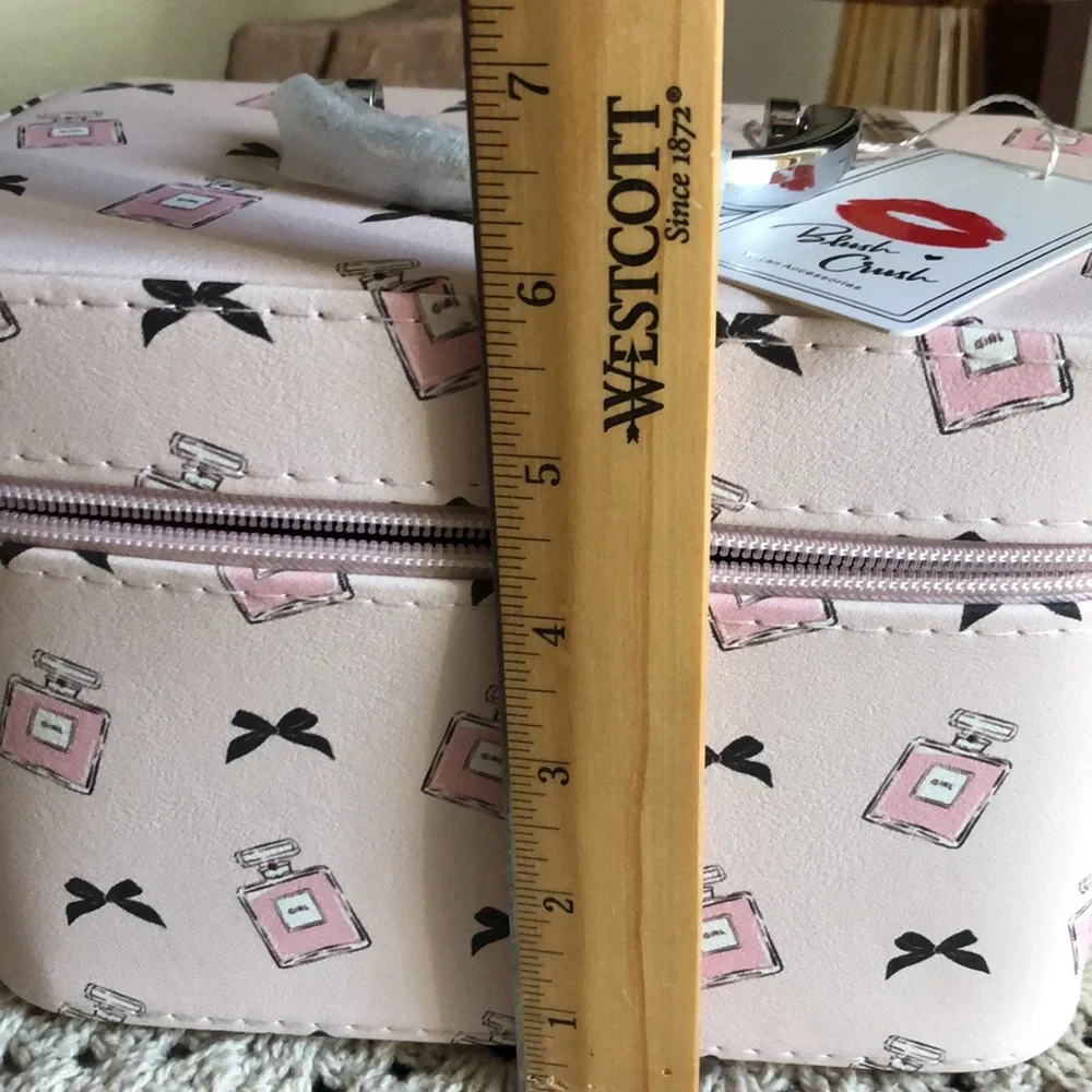 Blush Crush BOWS & PERFUME Hard Train Make Up Cosmetic Travel Case